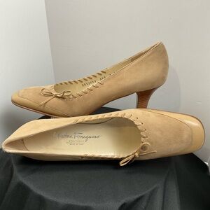 Vintage Salvatore Ferragamo Beige Leather Heels